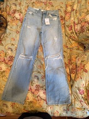 Vervet Light Wash Straight Leg Distressed Jeans size 28